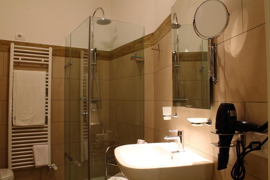 Bhl Boutique Rooms لينيانو الغرفة الصورة