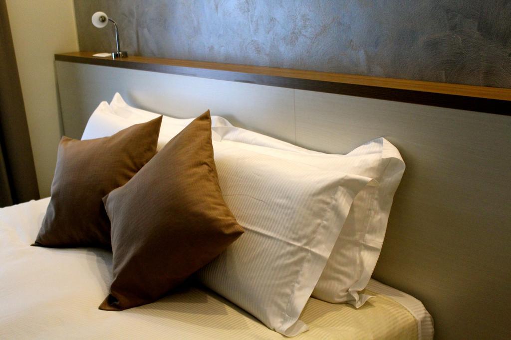 Bhl Boutique Rooms لينيانو الغرفة الصورة