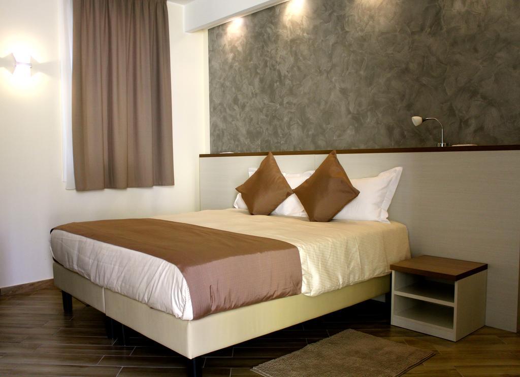 Bhl Boutique Rooms لينيانو الغرفة الصورة