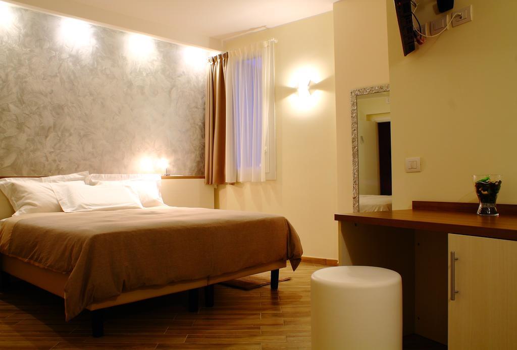 Bhl Boutique Rooms لينيانو الغرفة الصورة